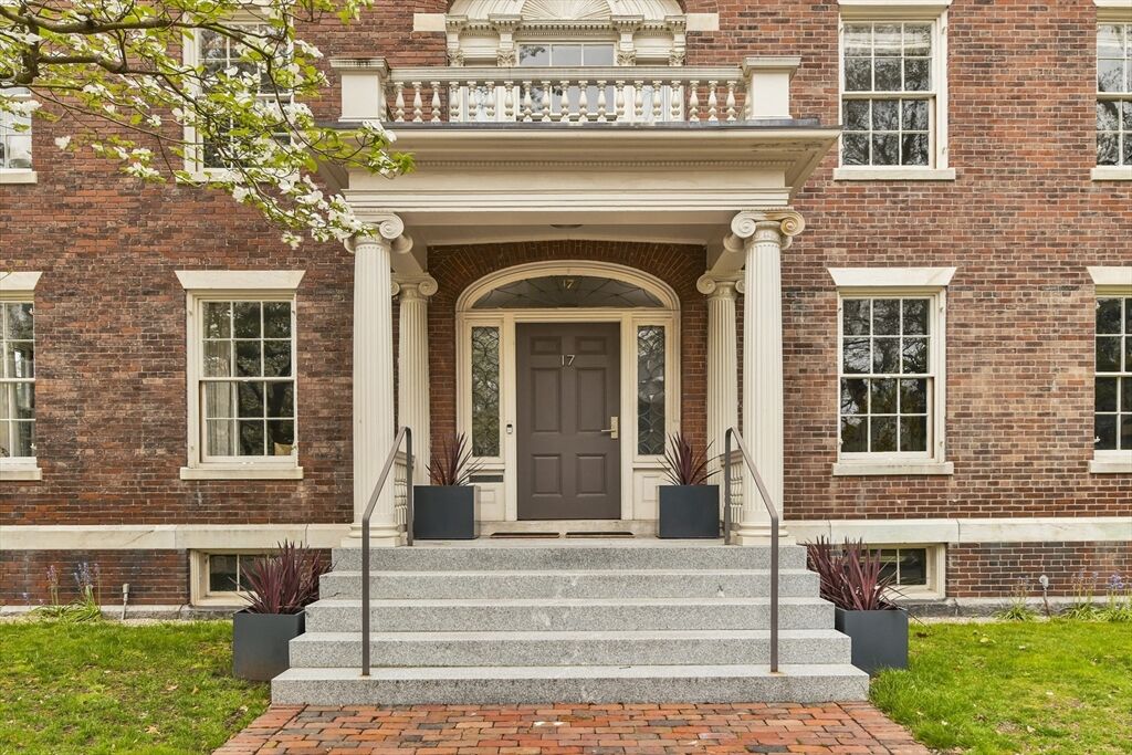 Property Photo:  17 Farrar St. 17  MA 02138 