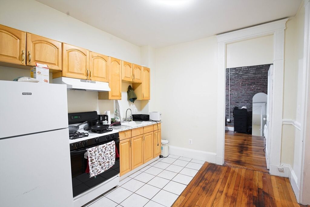 Property Photo: 39 Hemenway St 23A MA 02115