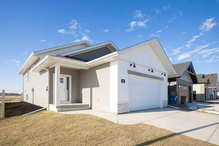 Property Photo: 4 Emmett Crescent AB T4P 3G8