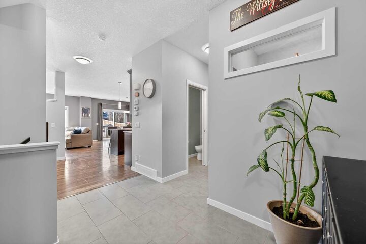 Photo de la propriété:  242 Mahogany Passage SE  AB T3M 2J8 