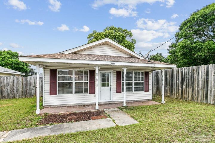 Property Photo:  5351 Arrowhead Rd  FL 32507 