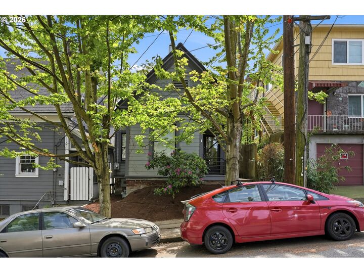 Property Photo:  322 S Whitaker St  OR 97239 