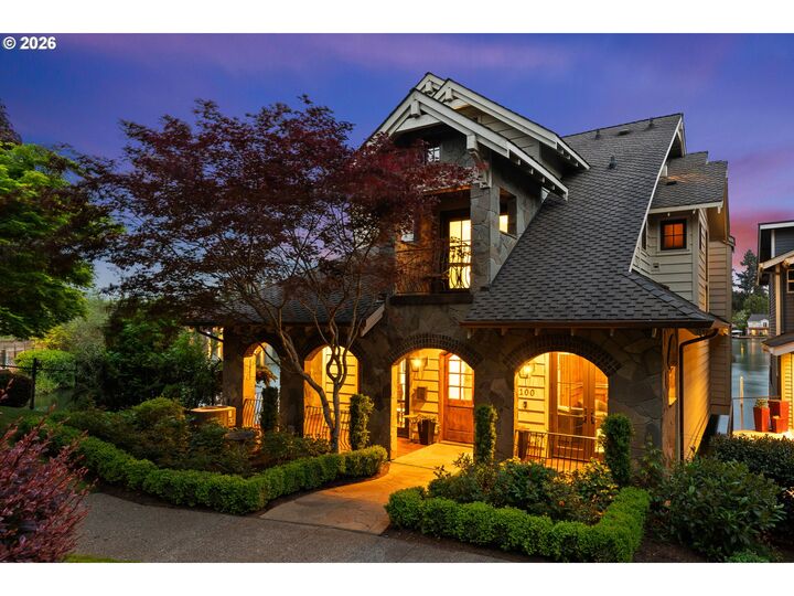 Property Photo:  100 3rd St  OR 97034 