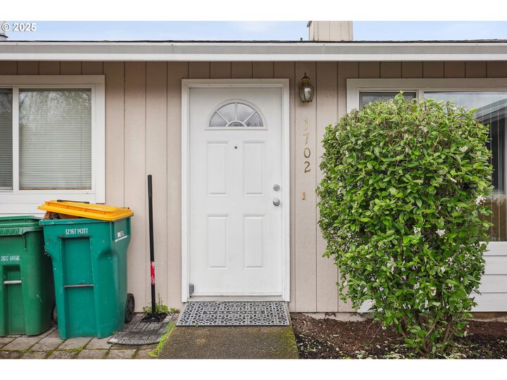 Property Photo:  1700 NE 231st Ct  OR 97060 