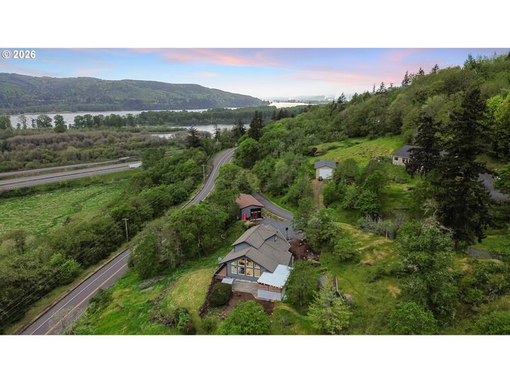 Property Photo:  72 Bluff Rd  WA 98626 