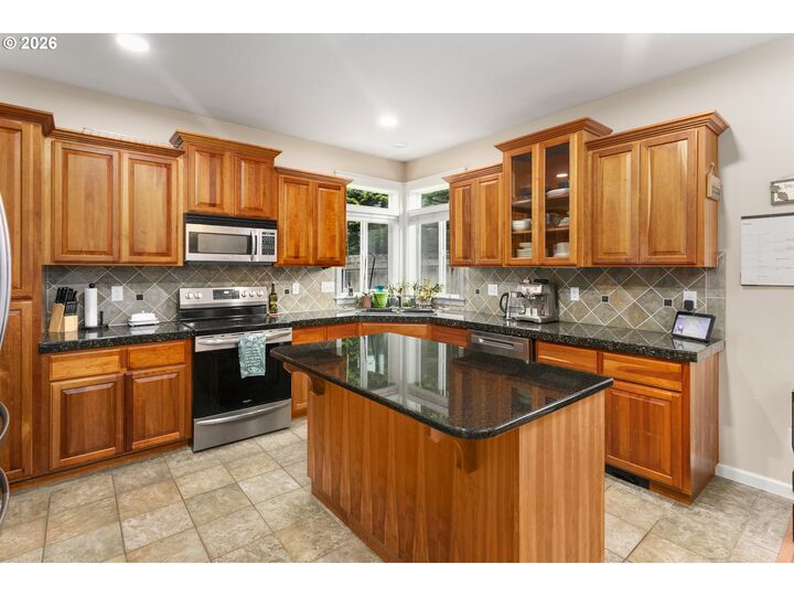 Property Photo:  1326 51st St  WA 98671 