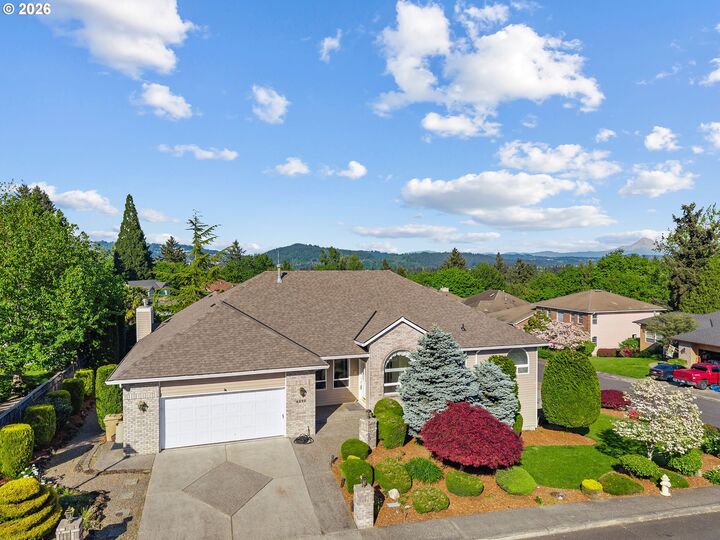 Property Photo:  6490 SE Norma Cir  OR 97267 