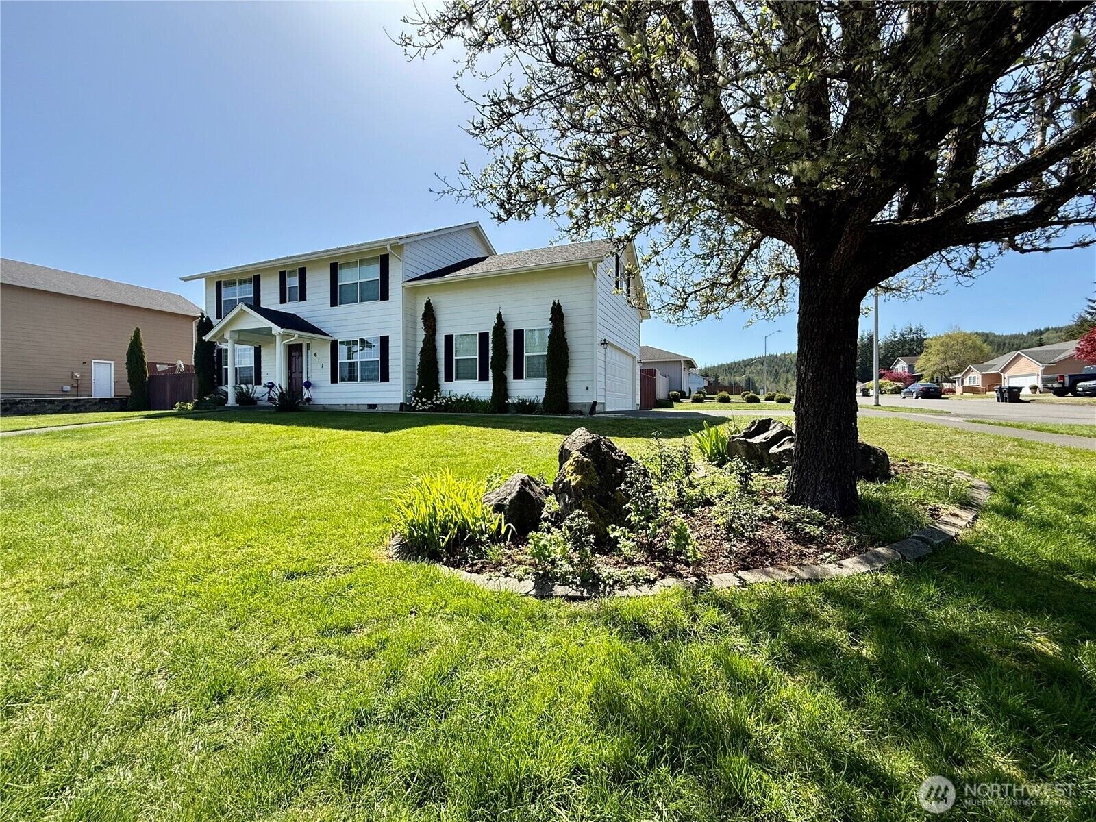 Property Photo:  611  Andrews Avenue  WA 98537 