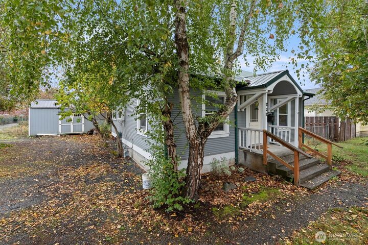 Property Photo:  212 W 6th Street  WA 98531 