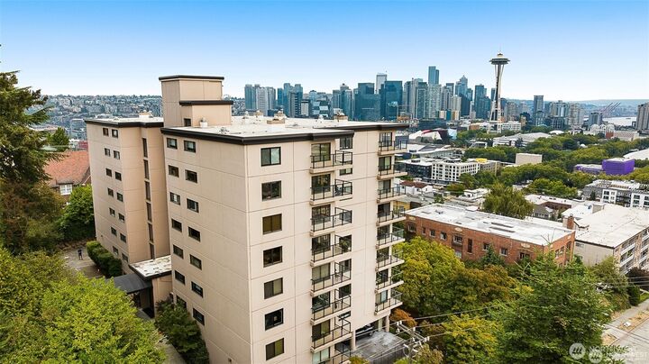 Property Photo:  100  Ward Street 104  WA 98109 