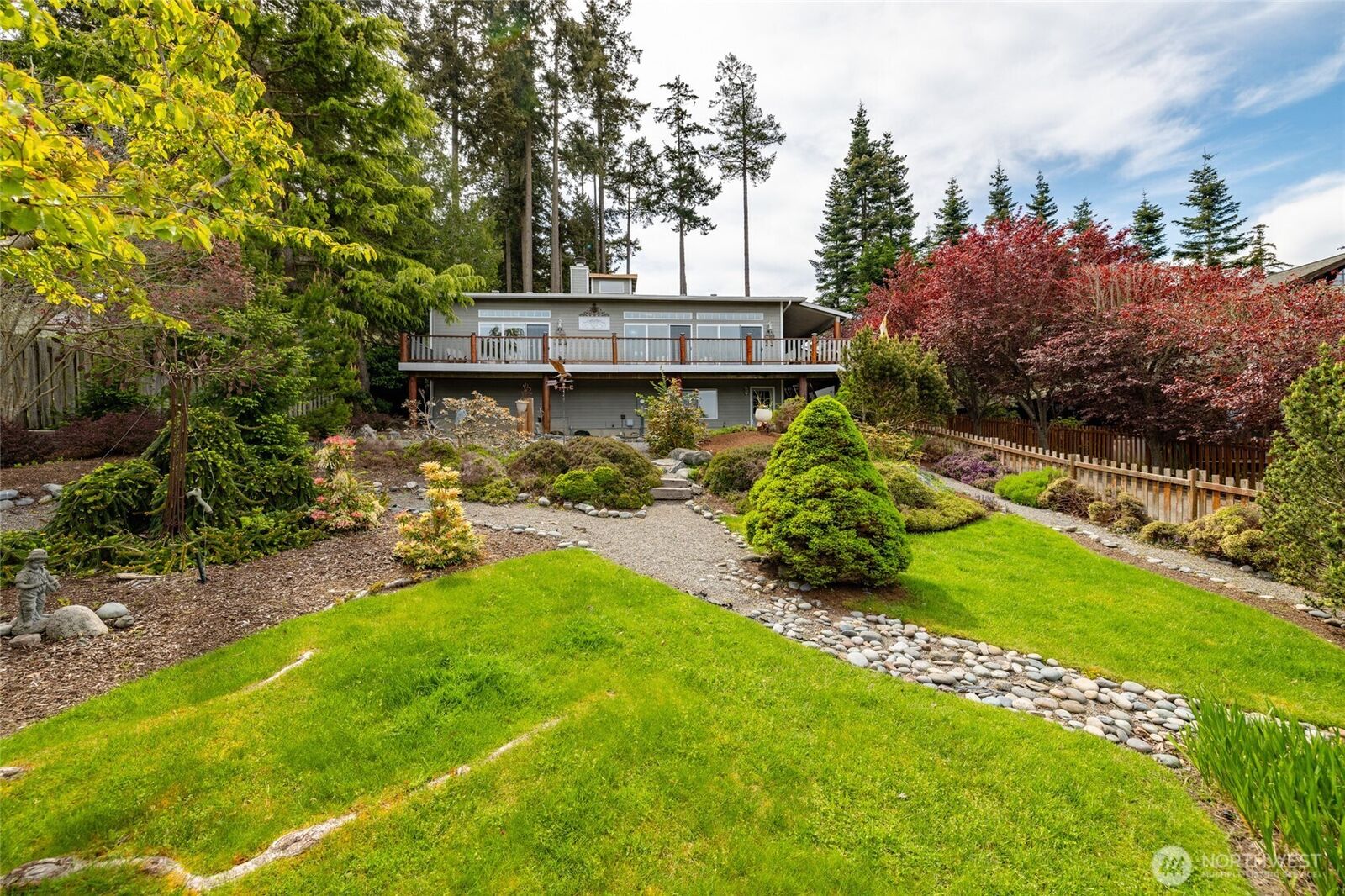 Property Photo:  615 NE 4th Street  WA 98239 