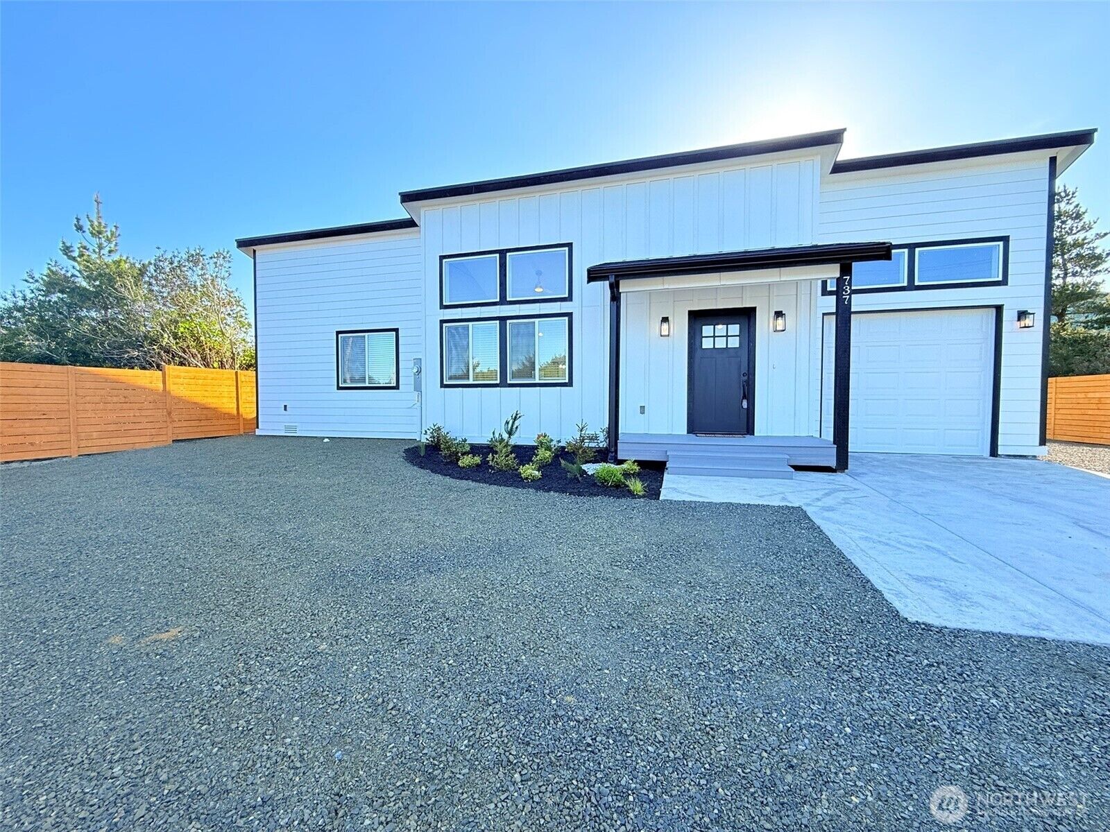 Property Photo:  737  Ocean Shores Boulevard SW  WA 98569 