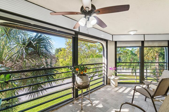 Property Photo:  10110 Cedar Point Boulevard 305  FL 33437 