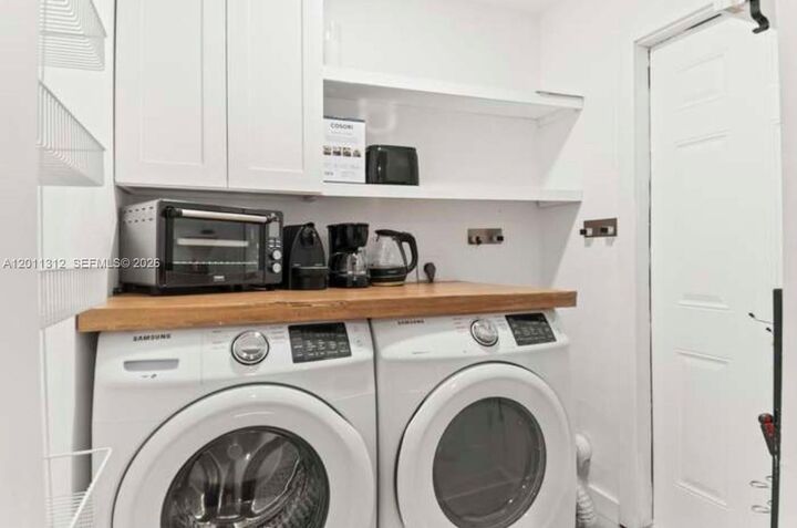 Property Photo:  2320 SW 18th Ter 1-3  FL 33315 