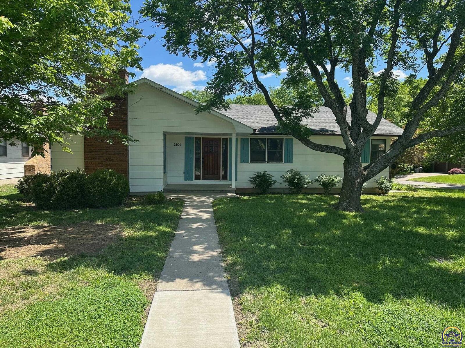 Property Photo:  2802 Prairie St  KS 66801 