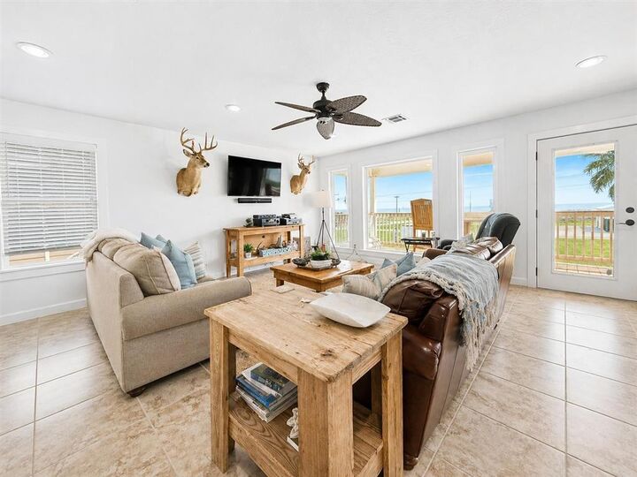 Property Photo:  2310 Teal St Street  LA 70631 