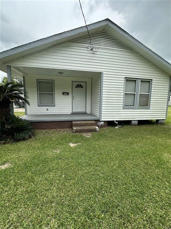 Property Photo:  2926 6th Street  LA 70615 