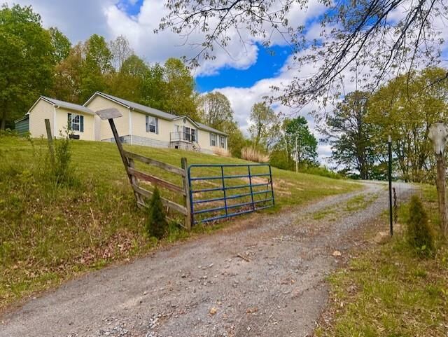 Property Photo:  1677 Grapefield Road  VA 24314 