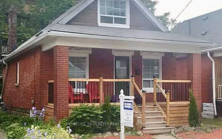 24 Webber Avenue — photo 1