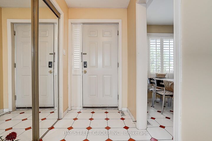 Property Photo: 91 Rameau Drive 10 ON M2H 1T6