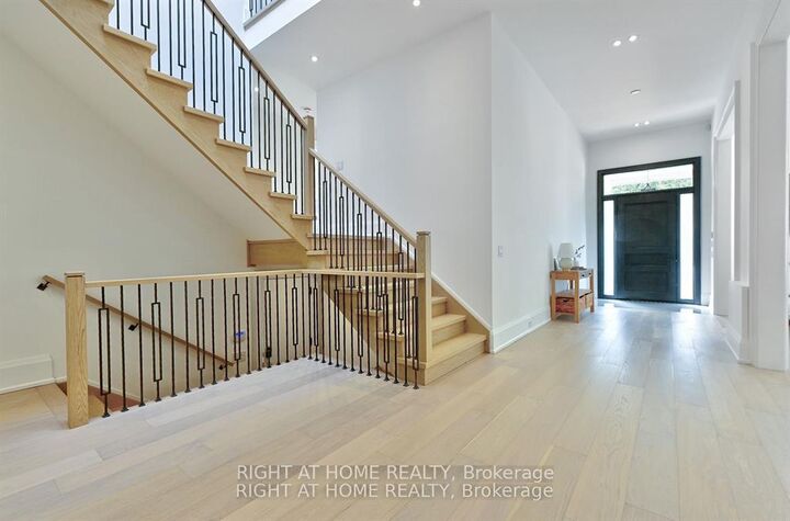 Property Photo: 27 Hurlingham Crescent ON M3B 2P9