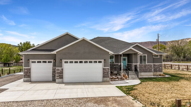 Property Photo: 365 N 100 E UT 84523