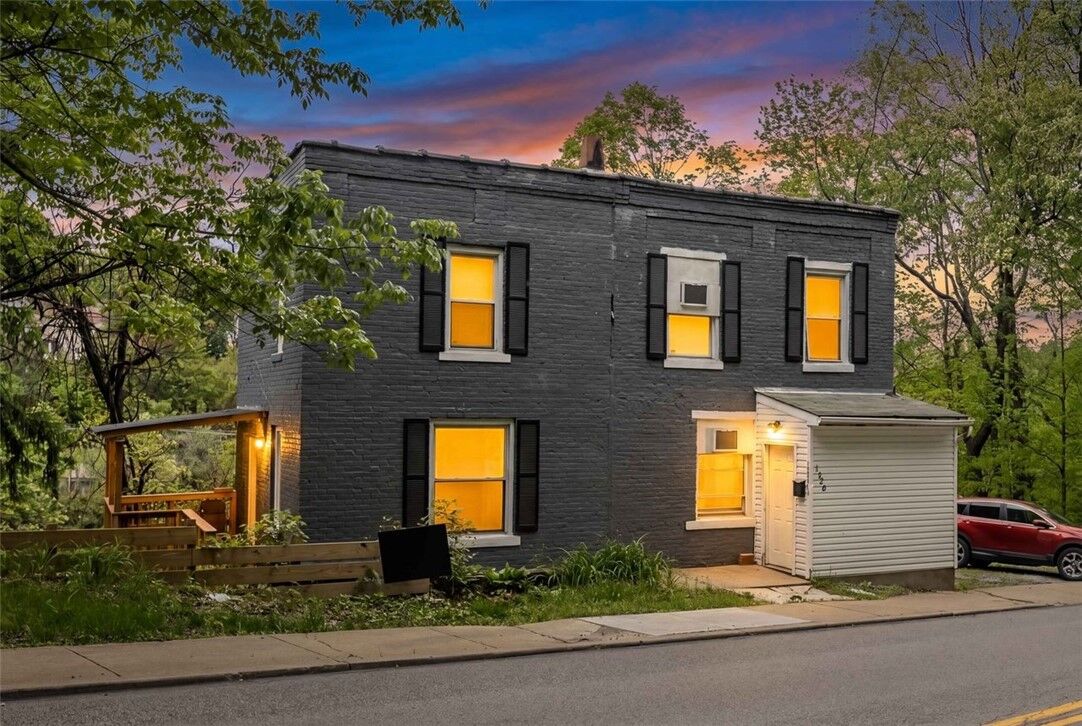 Property Photo:  1320 Pioneer Ave  PA 15226 