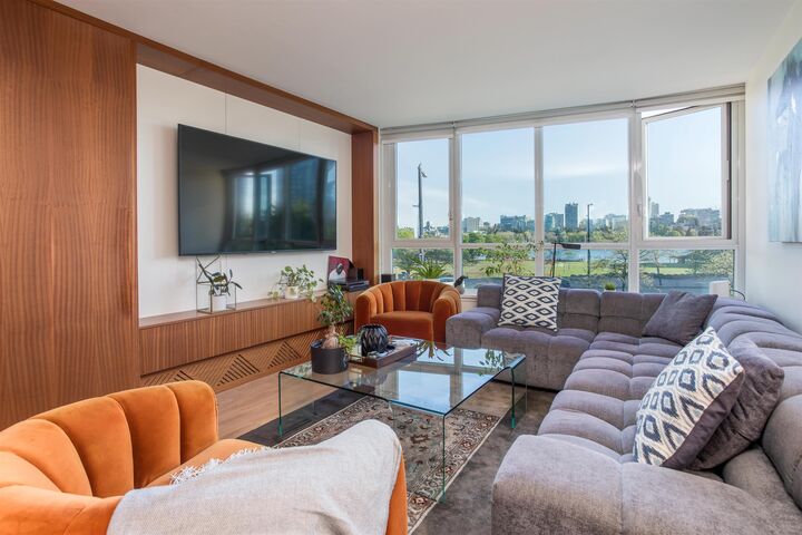 Property Photo:  388 Drake Street 203  BC V6B 6A8 