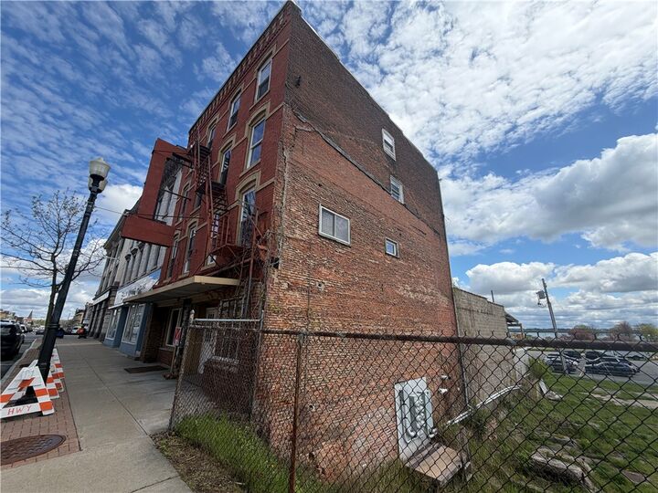 Property Photo:  555 S Exchange Street  NY 14456 