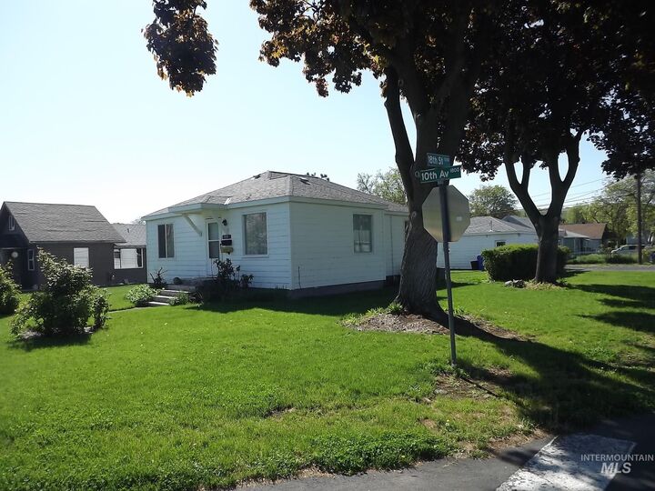 Property Photo:  1804 10th Avenue  ID 83501 