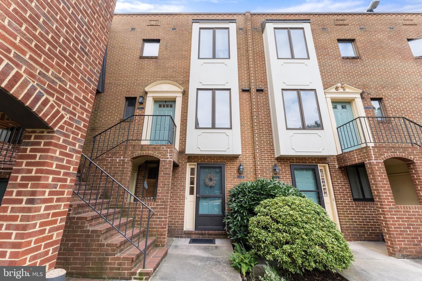 Property Photo:  1414 12th Street N 1414B  VA 22209 