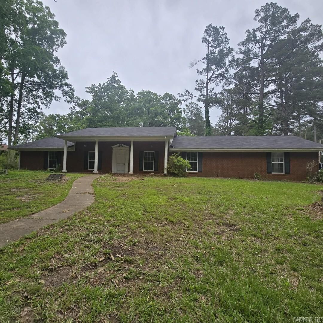 Property Photo:  702 Overstreet  AR 71742 