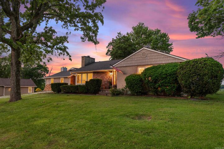 Property Photo:  523 Harding Blvd  AR 72626 