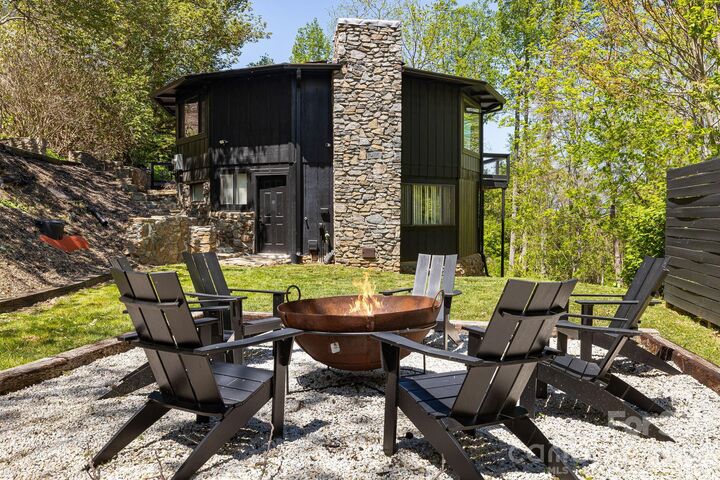 Property Photo: 1 Patton Circle NC 28804
