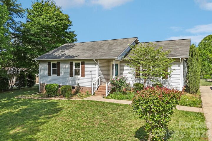 Property Photo:  128 Levo Drive  NC 28166 