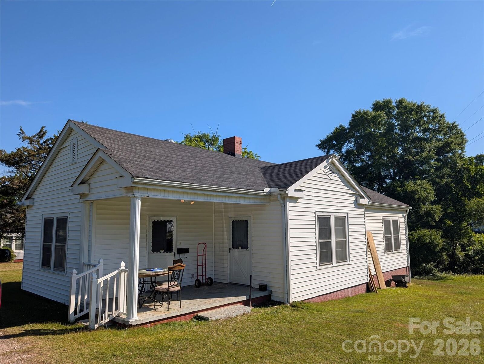 Property Photo:  1365 Yancey Street  SC 29720 