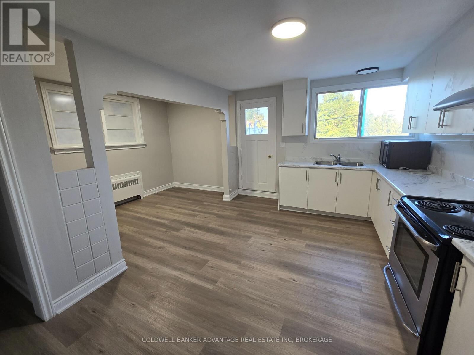 Property Photo: 936 East Main Street 1 ON L3B 3Y9