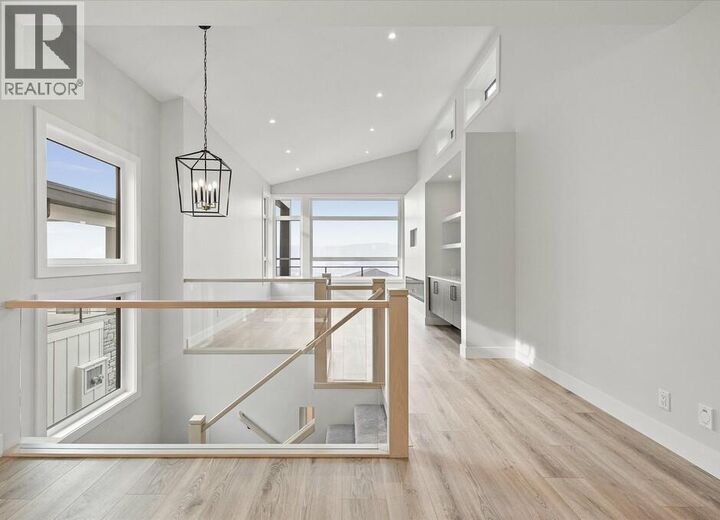 1221 Lone Pine Drive — photo 1