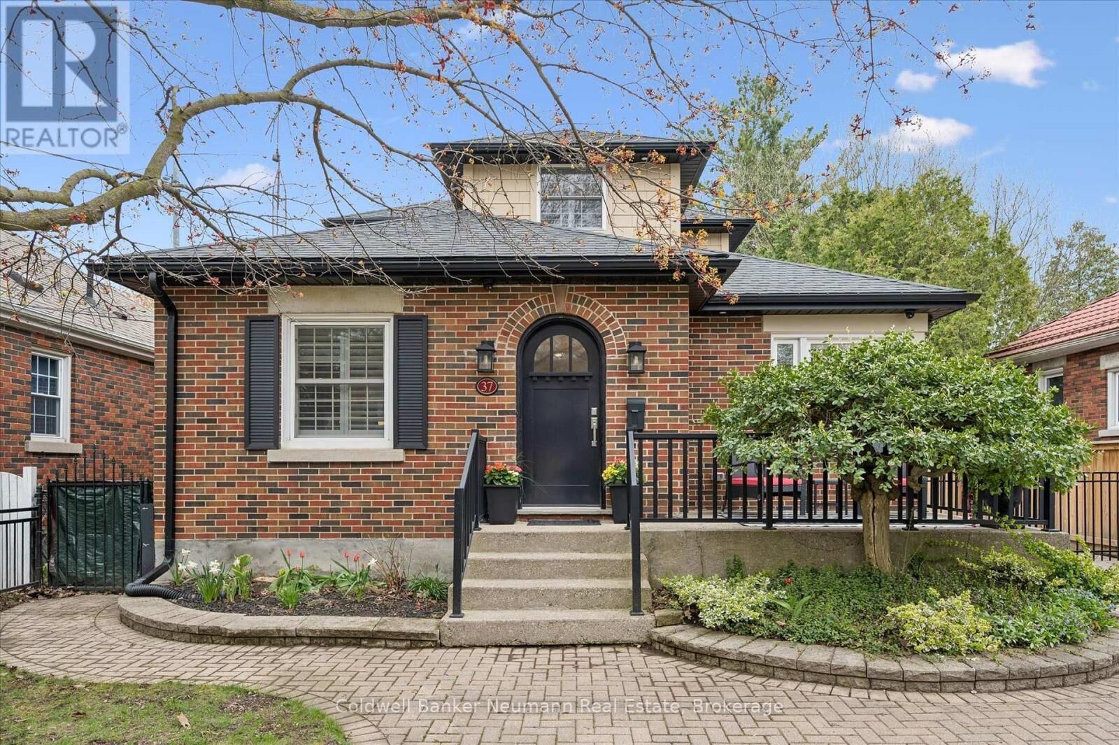 Property Photo:  37 Parkholm Avenue  ON N1E 2S4 
