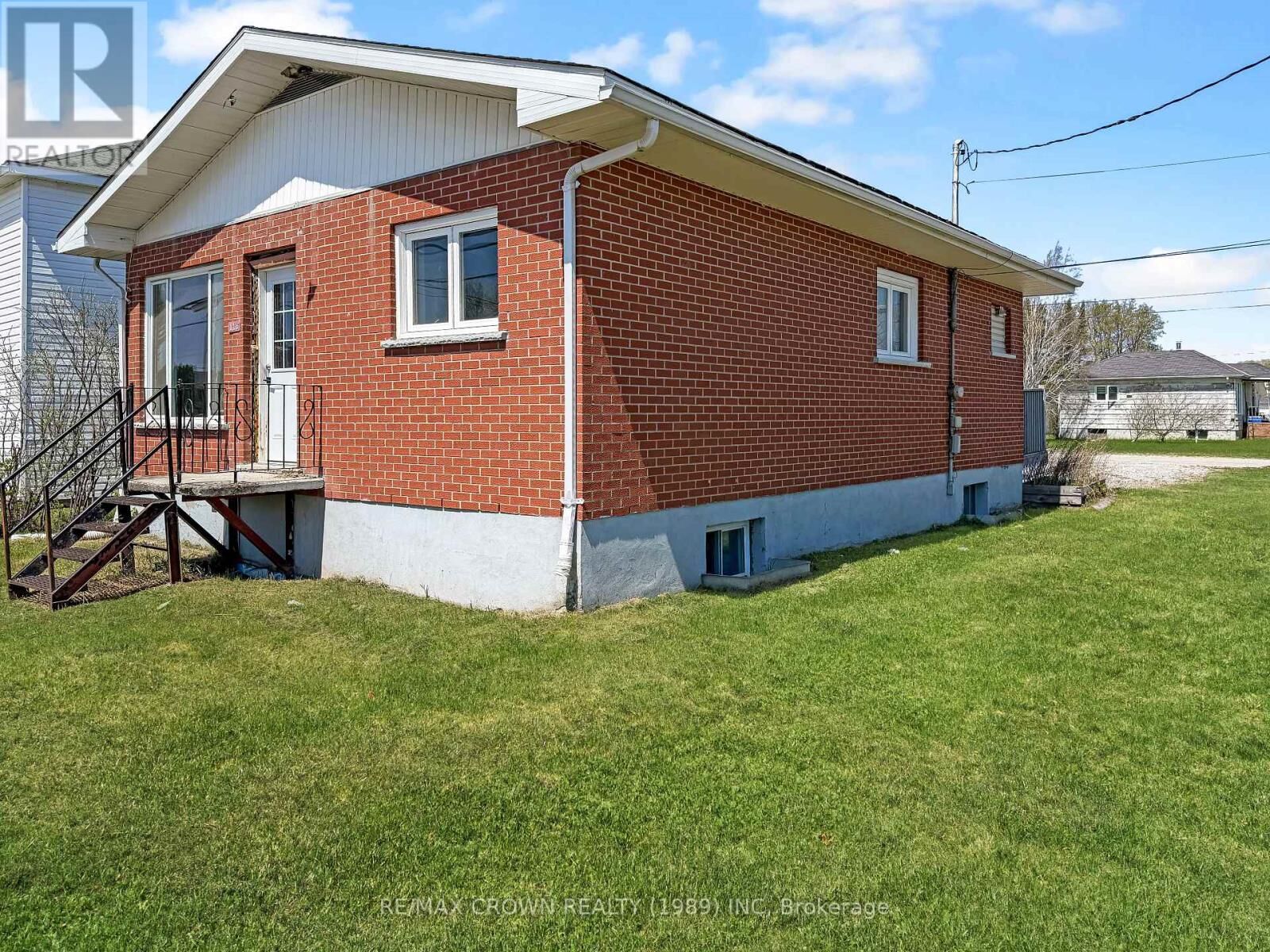 Property Photo: 116 Brunetville Road ON P5N 2G4