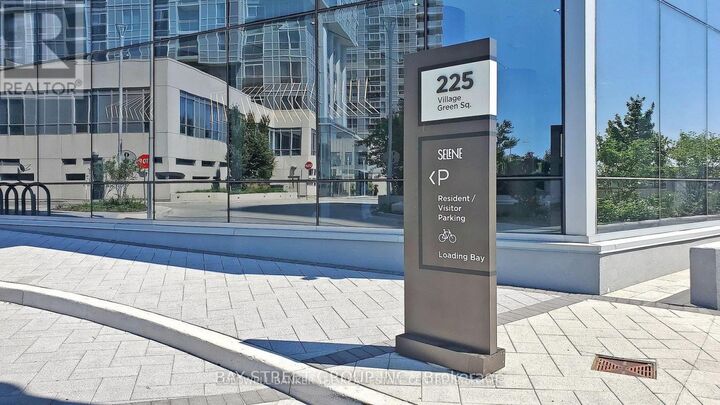 Property Photo: 225 Village Green Square 2106 ON M1S 0L3
