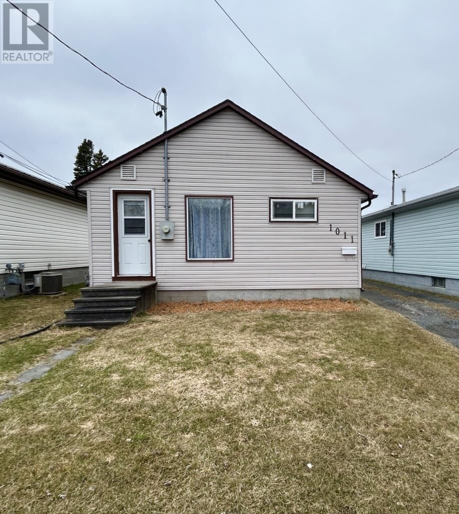 Property Photo: 1011 Portage Avenue N ON P9A 2B1