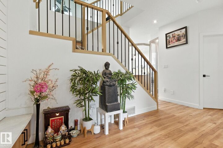 Property Photo:  1048 Goldfinch Way NW  AB T5S 0R2 