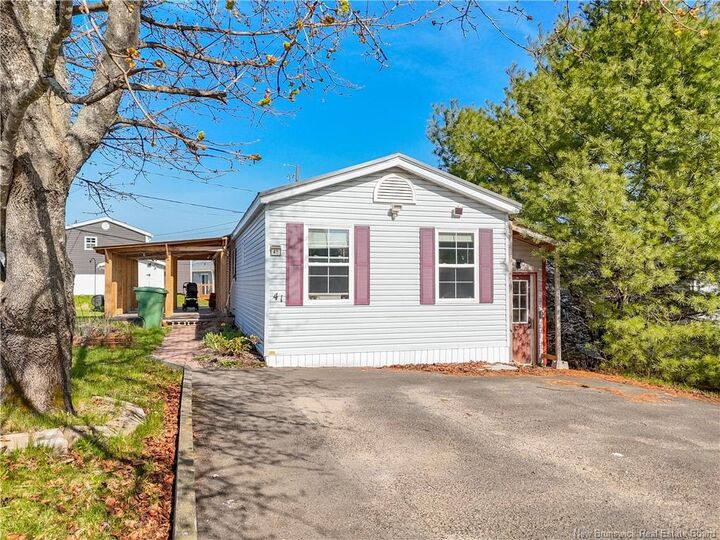 Property Photo:  41 Bayberry Street  NB E3C 1L8 