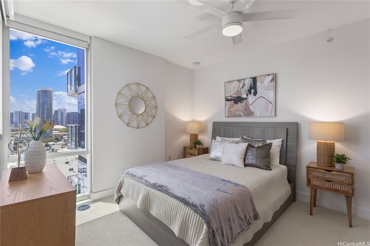 Property Photo:  629 Keeaumoku Street 1710  HI 96814 