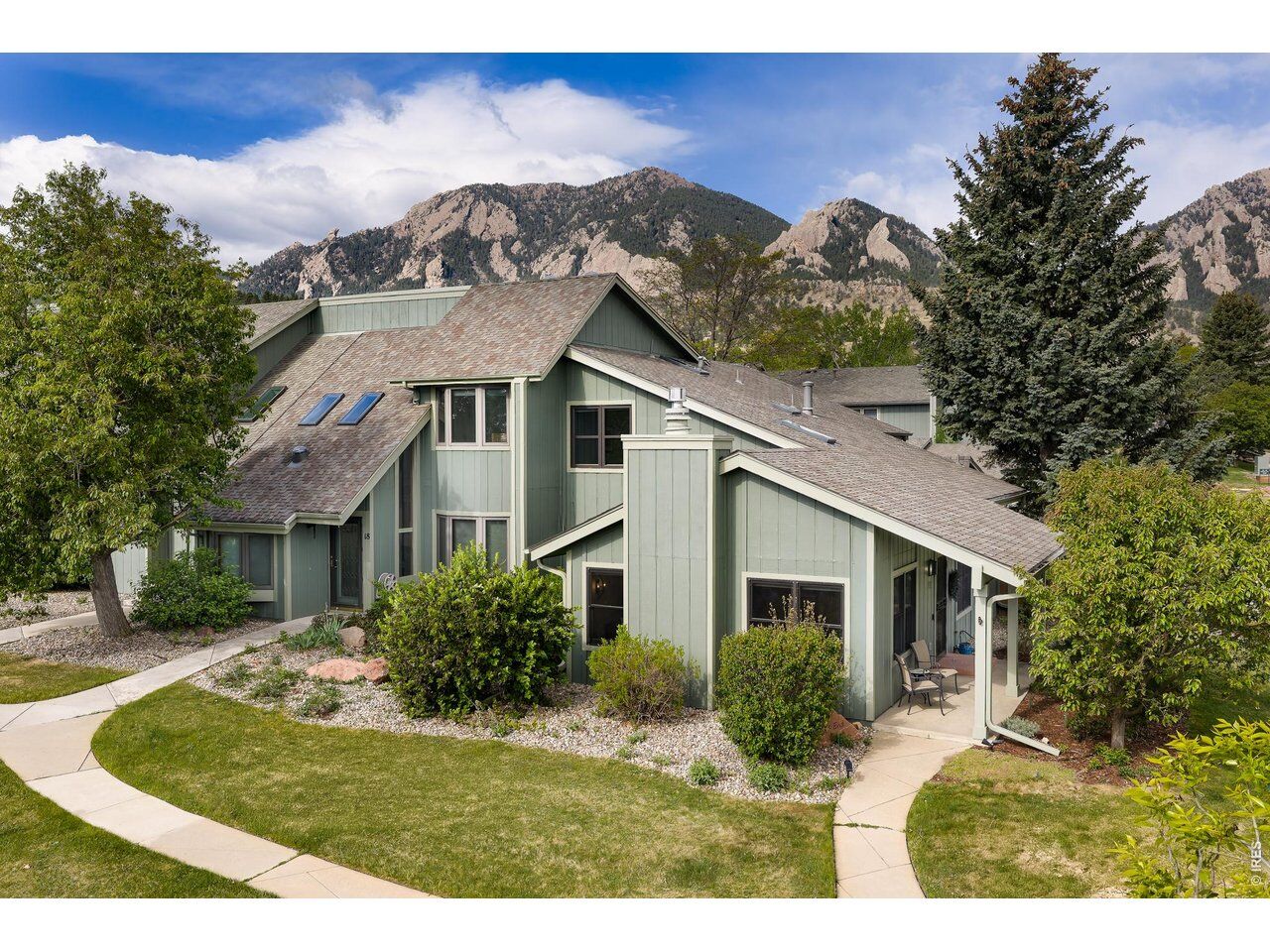 Property Photo:  17 Benthaven Pl  CO 80305 