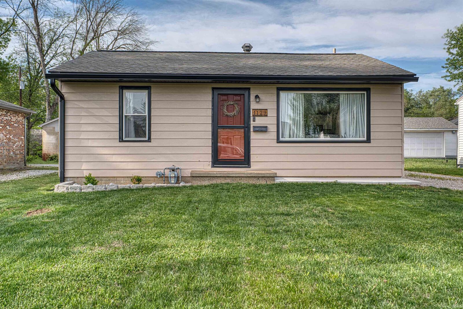 Property Photo:  1129 W Heerdink Avenue  IN 47710 