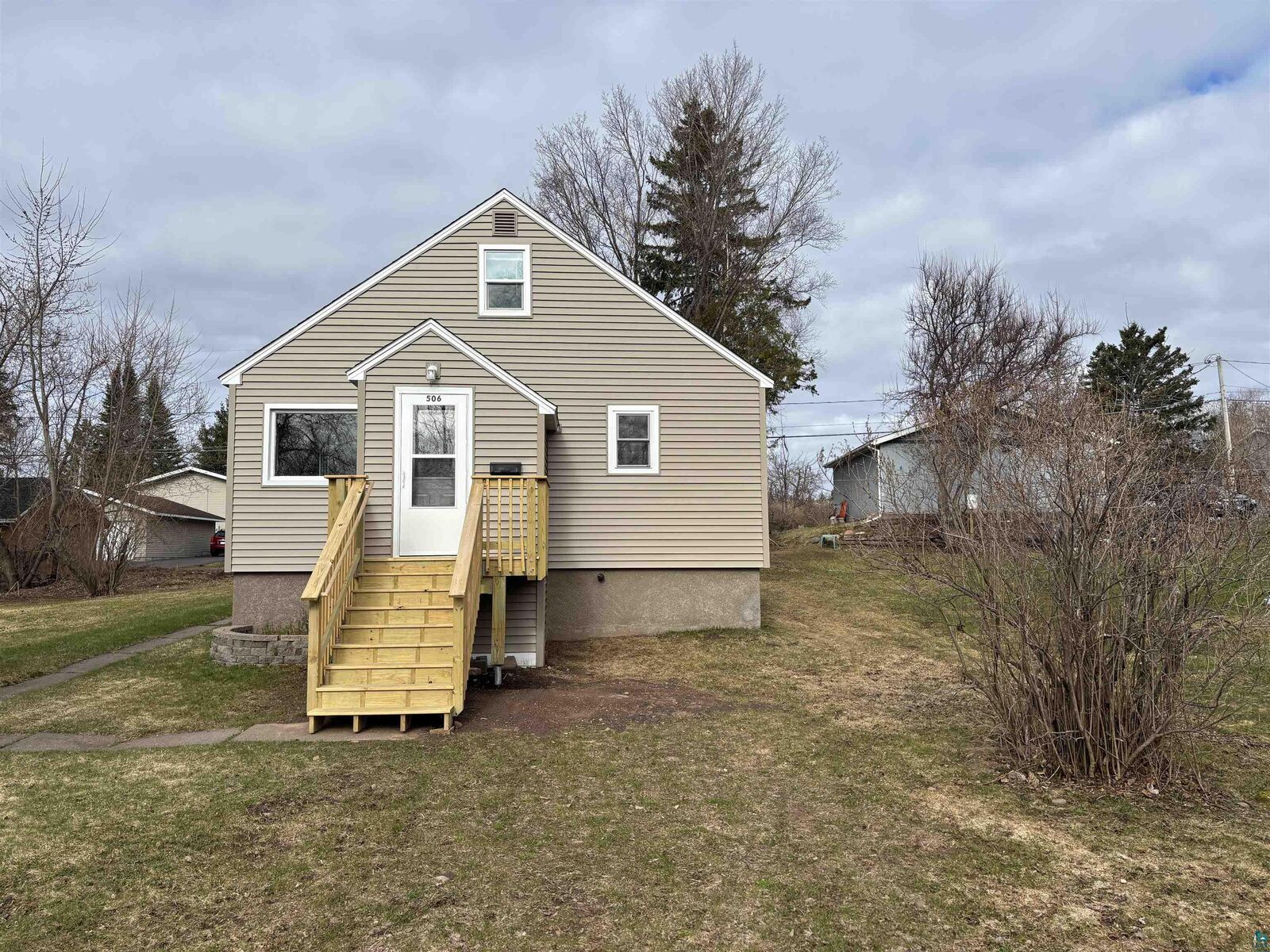 Property Photo:  506 Midway Ave  MN 55810 