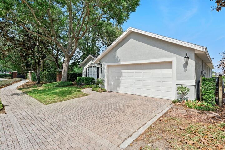 Property Photo:  112 Windsor Place  FL 33896 