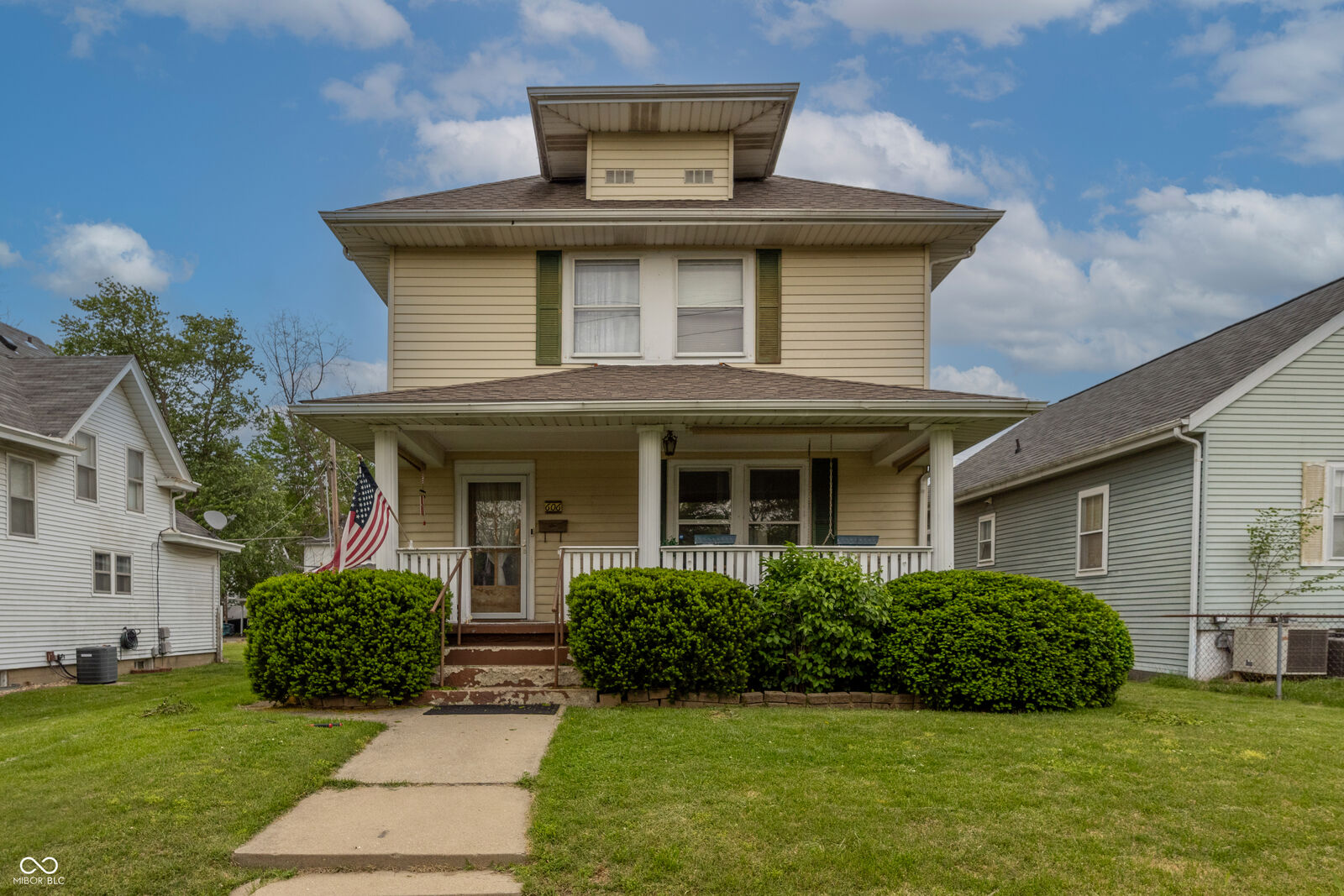 Property Photo: 606 N Pine Street IN 47274